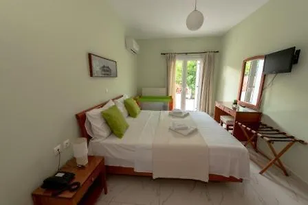 Over Sea & Aparthotel 4*