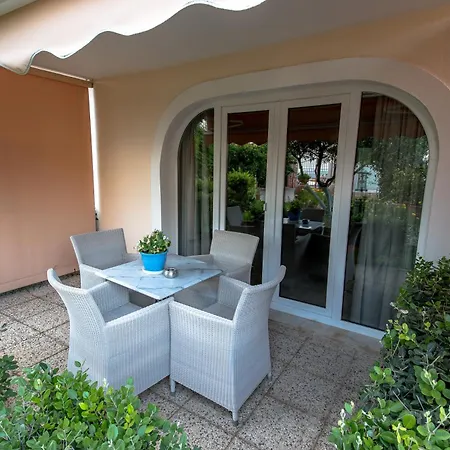 Apart Otel Over Sea & 4*